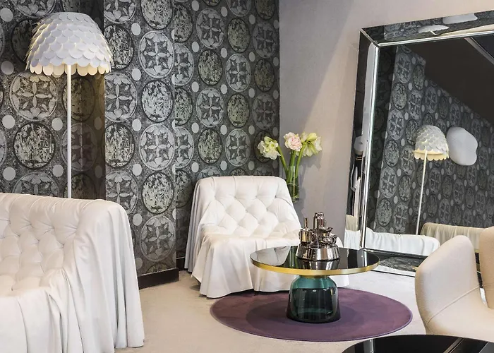 Western La Demeure Otel 4*