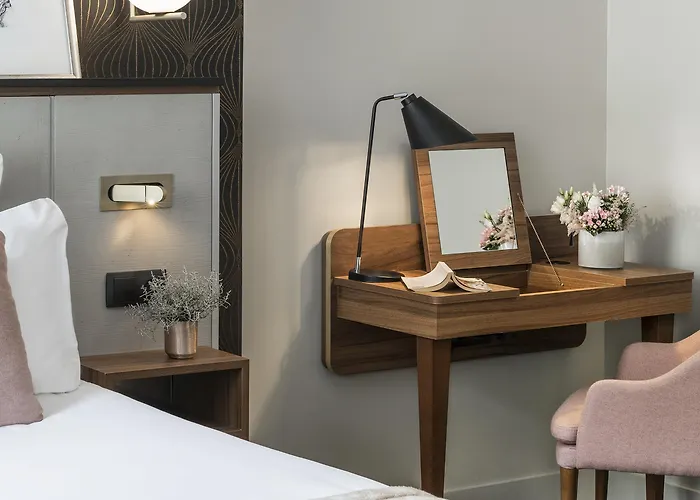 Western La Demeure Hotell 4*