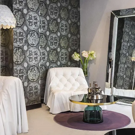 Western La Demeure Hotel 4*